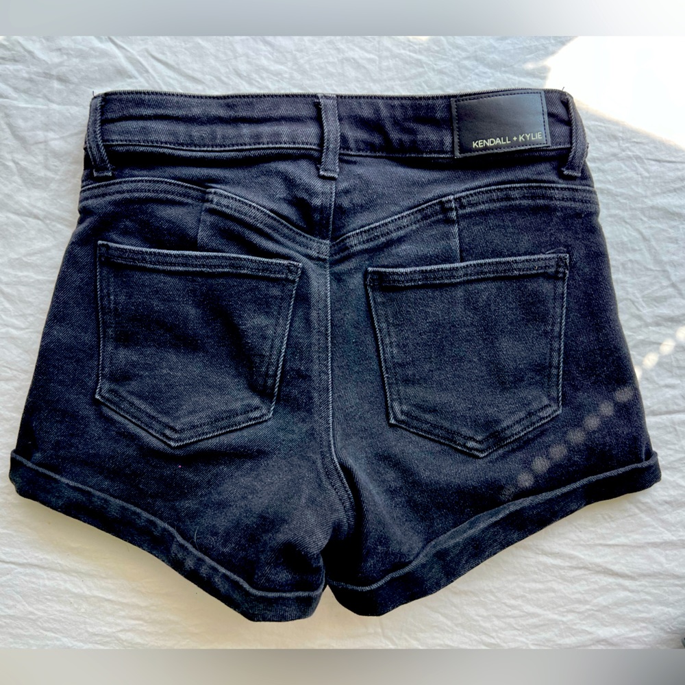Kendall + Kylie Black Rinse Jean Shorts, Size 26/3